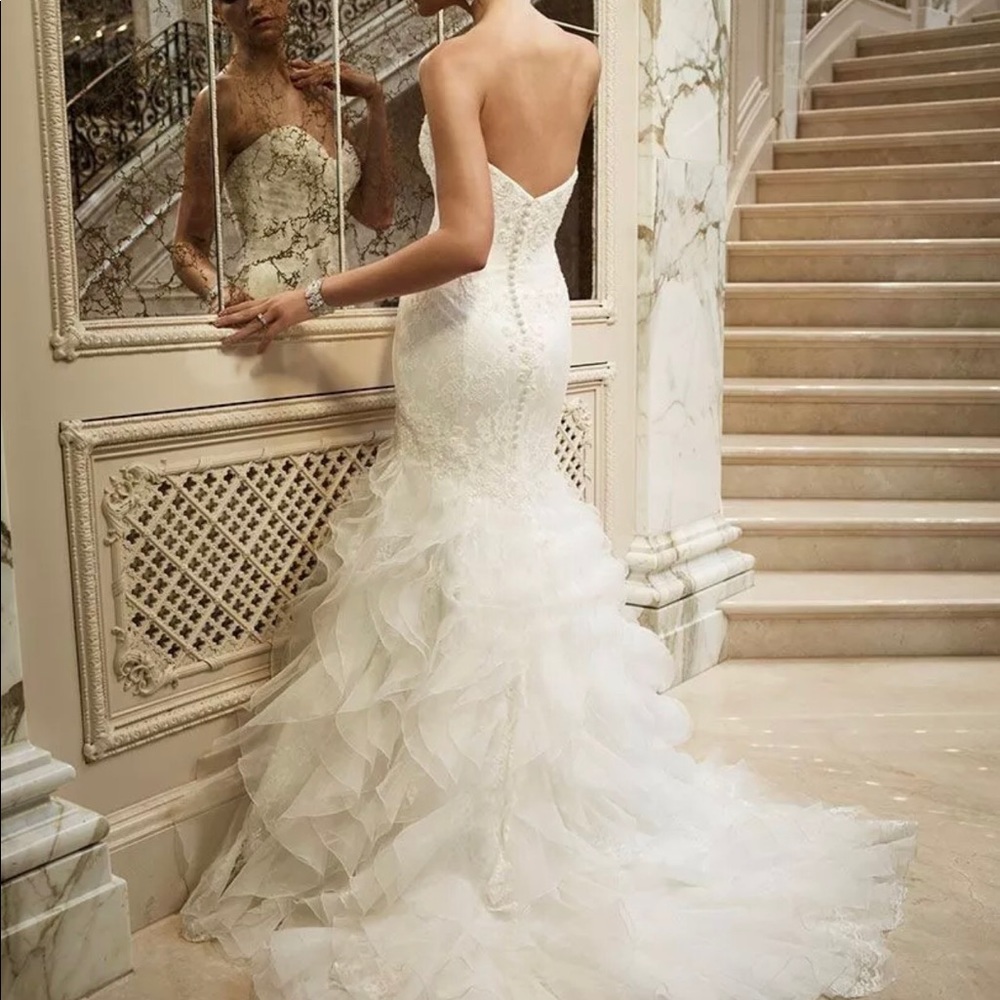 BREATHTAKING Casablanca Wedding Dress, size 8/10